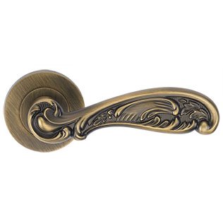 Ручка Archie на круглой розетке FLOR S. GOLD (20G) в интерьере